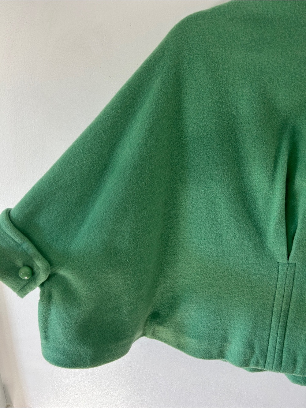 CAbi Wool Blend Cape #168 Green Size S/M 50’s Inspired with Polka Dot Lining - Picture 8 of 15